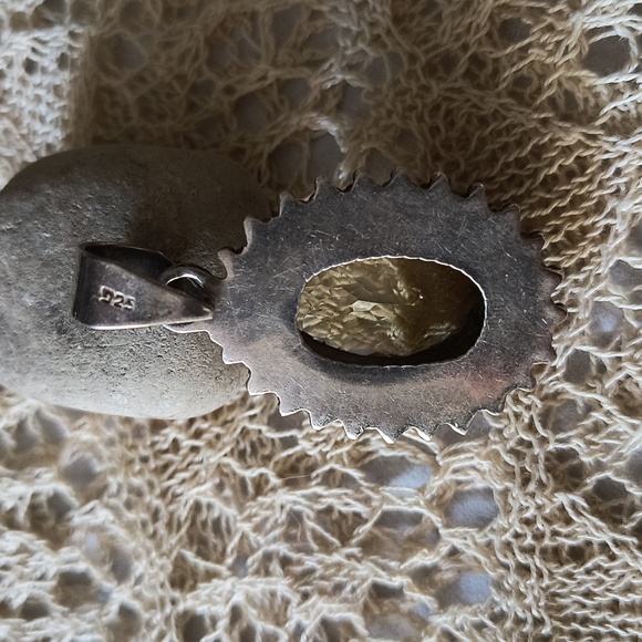 Sterling silver beautiful pendant with lemon quartz. - Picture 3 of 5